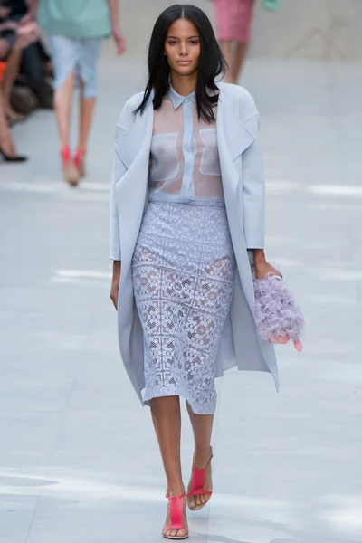 Look 3
